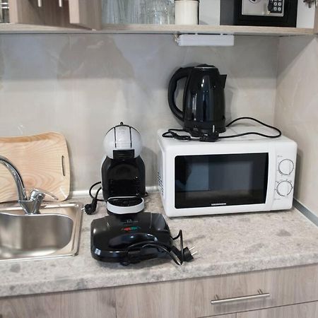 Mina'S Spacious Apt : June '23 Renovated 塞萨洛尼基 外观 照片