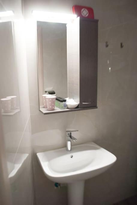 Mina'S Spacious Apt : June '23 Renovated 塞萨洛尼基 外观 照片