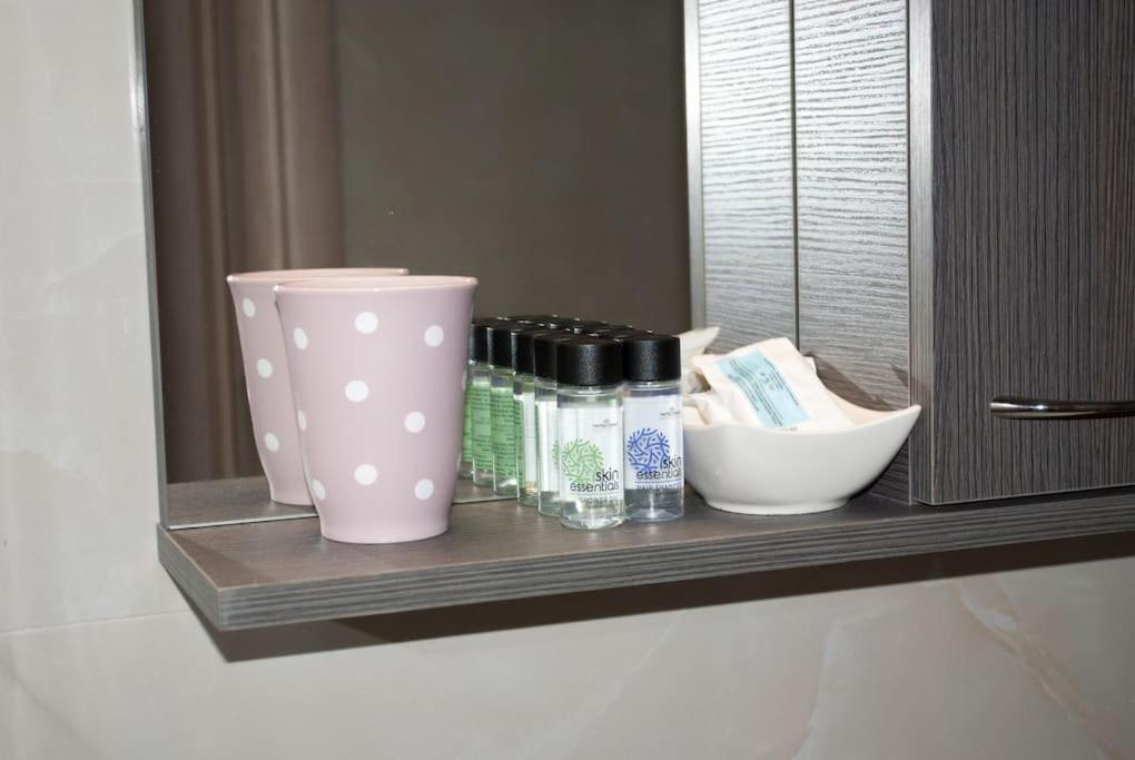Mina'S Spacious Apt : June '23 Renovated 塞萨洛尼基 外观 照片